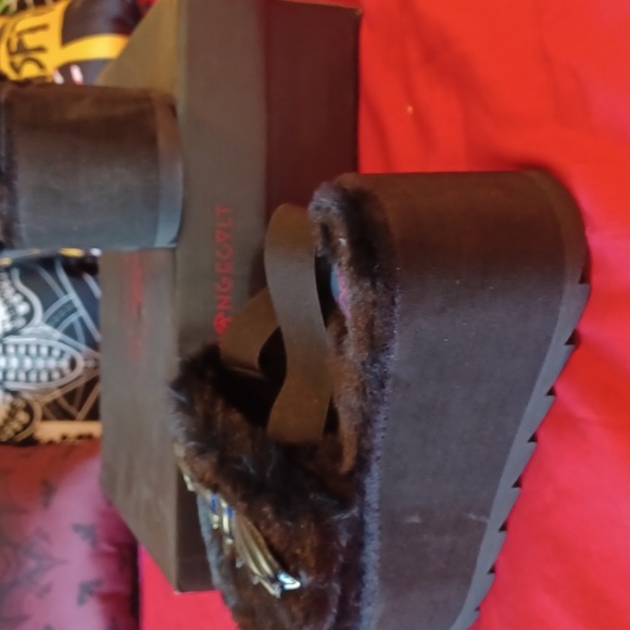 STRANGECULT BLACK SIZE 10 LILY BAT PLATFORMS WITH VELCRO/ELASTIC STRAP FURRY - Picture 8 of 16